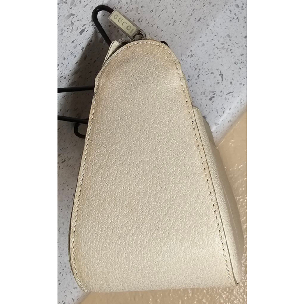 90s Vintage Beige/ Cream Gucci Pouch - Picture 3 of 9